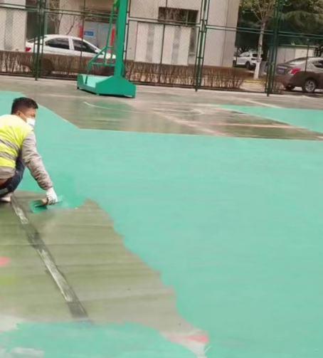 拉萨球场地面翻新