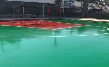 拉萨篮球场翻新地面